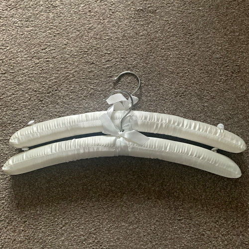 Set white padded satin - of,